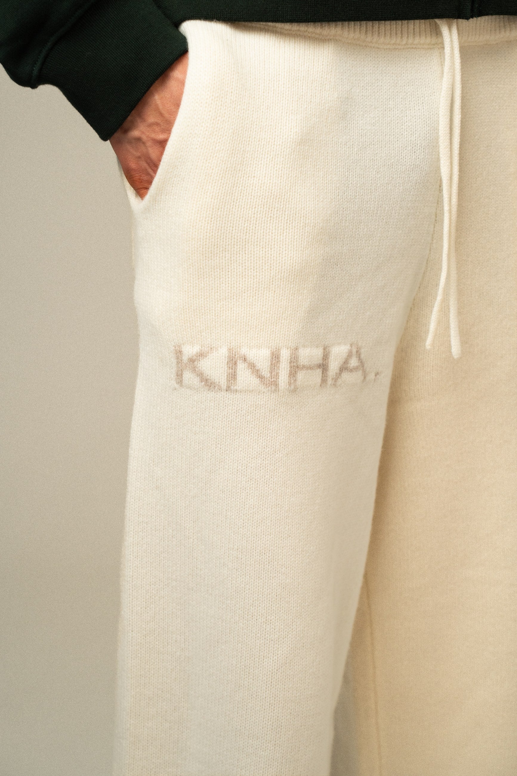 KANEHA 2026 campaign - sweatpants Cream 06